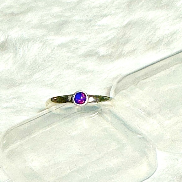 Blue Fire Opal & Sterling Ring - Picture 2 of 5